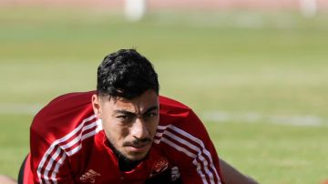 أكرم توفيق لـ رمضان صبحي: ربنا يفك كربك وترجع لأهلك بخير