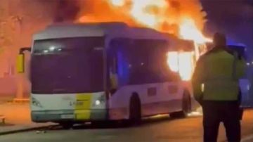 اشتعال حافلة جماهير برشلونة بالنيران قبل مواجهة كلوب بروج