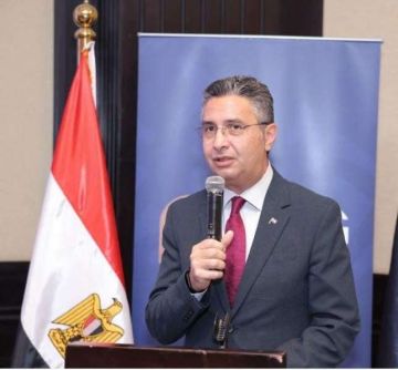 الدكتور شريف فاروق: استمرار التخفيضات على الزيوت الحرة مع طرح عبوة زيت جديدة بسعر ٥٦ جنيها الدكتور شريف فاروق: استمرار التخفيضات على الزيوت الحرة مع طرح عبوة زيت جديدة بسعر ٥٦ جنيها