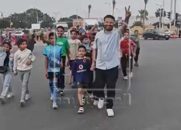 بدء توافد المواطنين على ميادين المنيا لمشاهدة افتتاح المتحف المصري الكبير