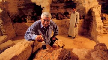 حملة لجمع مليون توقيع للمطالبة بعودة الآثار المصرية من الخارج.. فيديو حملة لجمع مليون توقيع للمطالبة بعودة الآثار المصرية من الخارج.. فيديو