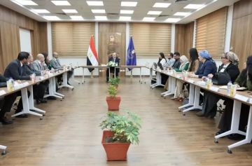 رئيس هيئة الدواء المصرية يبحث مع ممثلي الشركات العالمية آليات تعزيز منظومة الدواء ودعم الاستثمار رئيس هيئة الدواء المصرية يبحث مع ممثلي الشركات العالمية آليات تعزيز منظومة الدواء ودعم الاستثمار