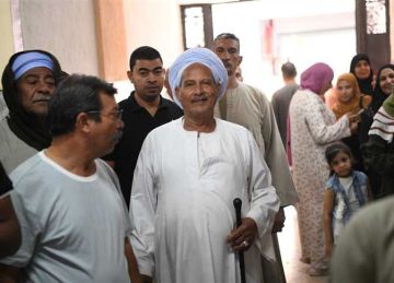 محافظ قنا يتفقد عددا من مقار اللجان الانتخابية في اليوم الثاني لانتخابات مجلس النواب 2025