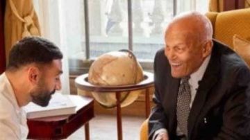 هدية فودافون لمصر.. مليون مشاهدة على يوتيوب للقاء مجدي يعقوب ومحمد صلاح هدية فودافون لمصر.. مليون مشاهدة على يوتيوب للقاء مجدي يعقوب ومحمد صلاح