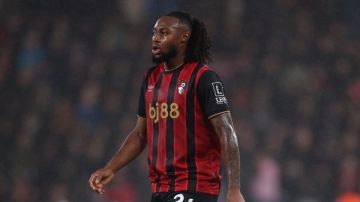 النجم الغاني يلفت الأنظار.. هل يكون سيمينيو بديل صلاح في ليفربول؟