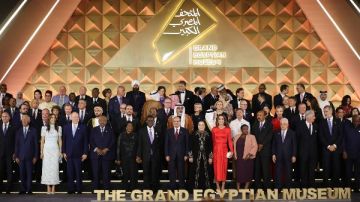 صحيفة صينية: افتتاح المتحف المصري الكبير يجسد نهضة حضارية ويعزز مطالب استعادة الآثار المصرية من الخارج صحيفة صينية: افتتاح المتحف المصري الكبير يجسد نهضة حضارية ويعزز مطالب استعادة الآثار المصرية من الخارج