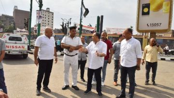 محافظ أسيوط يتفقد ميداني الساعة والحرب والسلام ويوجه بإعادة تخطيط المحاور المرورية محافظ أسيوط يتفقد ميداني الساعة والحرب والسلام ويوجه بإعادة تخطيط المحاور المرورية