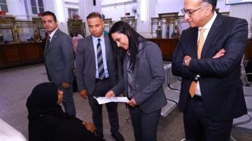 وزيرة التضامن تزور المقر الرئيسي لبنك ناصر الاجتماعي.. وتتفقد سير العمل