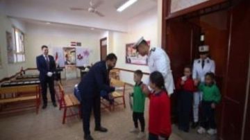 سلامة عيونك.. مبادرة جديدة من الداخلية للكشف على طلاب المدارس بالمناطق الأكثر إحتياجا صور سلامة عيونك.. مبادرة جديدة من الداخلية للكشف على طلاب المدارس بالمناطق الأكثر إحتياجا صور