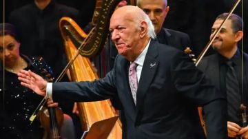 عمر خيرت: المؤلف المتمرد الذي ترك الموسيقى تحكي عمر خيرت: المؤلف المتمرد الذي ترك الموسيقى تحكي