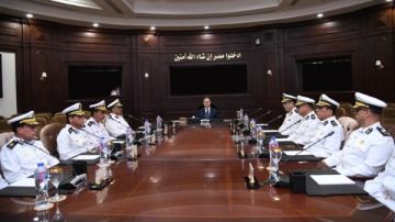 نجاحات أمنية متتالية.. وزير الداخلية يراجع مع مساعديه خطط تأمين انتخابات النواب