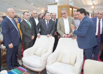 الأثاث الدمياطى يزين معارض المحافظات بأسعار مخفضة