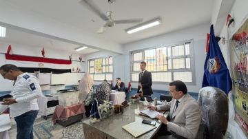 الوطنية للانتخابات: أعلى ورقة تصويت بها 62 مرشحا.. فيديو الوطنية للانتخابات: أعلى ورقة تصويت بها 62 مرشحا.. فيديو