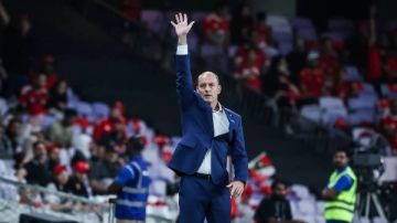 قبل نهائي السوبر.. محاضرة لتوروب مع لاعبي الأهلي قبل نهائي السوبر.. محاضرة لتوروب مع لاعبي الأهلي