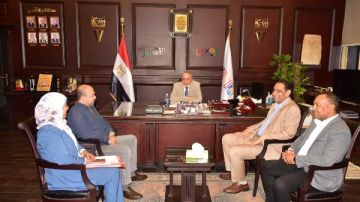 محافظ الأقصر يبحث أوجه التعاون مع نقابة المهندسين الفرعية بالعمل كاستشاري عام هندسي لمشروعات المحافظة محافظ الأقصر يبحث أوجه التعاون مع نقابة المهندسين الفرعية بالعمل كاستشاري عام هندسي لمشروعات المحافظة