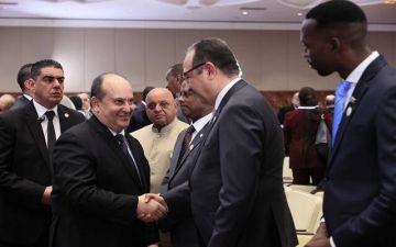 مصر والجزائر تتجهان نحو مشاريع مشتركة لتعزيز الإنتاج المحلي للأدوية بإفريقيا مصر والجزائر تتجهان نحو مشاريع مشتركة لتعزيز الإنتاج المحلي للأدوية بإفريقيا