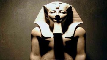 هولندا تعلن إعادة قطعة أثرية إلى مصر.. وهذه عقوبة تهريب الآثار