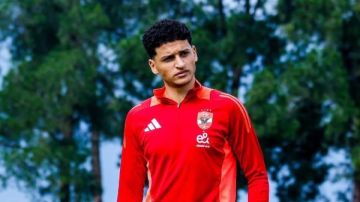 واعد وممكن يتخطي أسماء كبيرة.. إعلامي يتغنى بأداء لاعب الأهلي محمد عبد الله