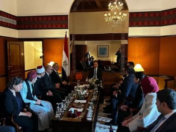 وزير الخارجية يلتقي أعضاء الجالية المصرية بإسلام آباد وزير الخارجية يلتقي أعضاء الجالية المصرية بإسلام آباد