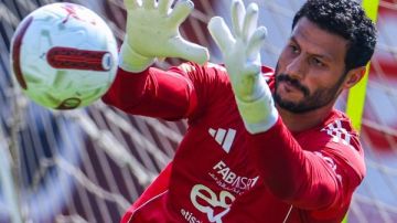 الشناوي يغيب عن مباراة الأهلي والجيش الملكي بدوري أبطال أفريقيا.. لهذا السبب الشناوي يغيب عن مباراة الأهلي والجيش الملكي بدوري أبطال أفريقيا.. لهذا السبب