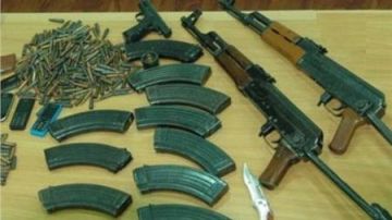 تفاصيل القبض على3 أشخاص لإطلاقهم أعيرة نارية ابتهاجا بفوز عضو مجلس نواب بقنا تفاصيل القبض على3 أشخاص لإطلاقهم أعيرة نارية ابتهاجا بفوز عضو مجلس نواب بقنا