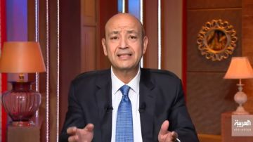 مذيع العربية لعمرو أديب: نقدمك بالإعلامي المصري أم السعودي.. والأخير: العلمين في قلبي مذيع العربية لعمرو أديب: نقدمك بالإعلامي المصري أم السعودي.. والأخير: العلمين في قلبي