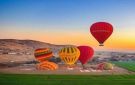 تحليق 55 رحلة بالون طائر في سماء الأقصر تقل 1200 سائح