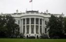 البيت الأبيض يرد على اتهام ترامب بالانحياز لروسيا في الملف الأوكراني