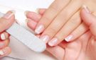  توقفي عن هذه العادة .. ماذا يحدث عند تلميع الأظافر باستمرار؟
