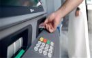 أخطاء شائعة تؤدي لسحب بطاقة الفيزا داخل الـATM.. كيف تستعيدها؟