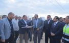 محافظ قنا ورئيس هيئة تنمية الصعيد يتفقدان مشروع مزرعة شتلات القصب بالمراشدة