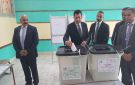 وزير الشباب والرياضة يدلي بصوته في انتخابات النواب بمدينة الشروق