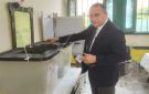 رئيس جامعة الإسكندرية يدلي بصوته في انتخابات مجلس النواب (صور)