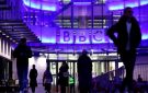 BBC تتحدى تهديدات ترامب وتتمسك بموقفها المثير