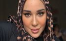 أسما شريف منير تشارك جمهورها صورة بالحجاب: أنا في عالم تاني
