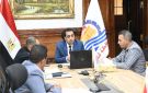 نائب محافظ قنا يستعرض مستجدات التقنين ورفع إنجاز المراكز التكنولوجية