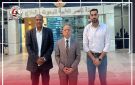 وفد من النقابة العامة يزور طبيب قنا المصاب بطلق ناري