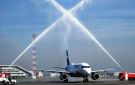 لماذا ترش الطائرات بالماء قبل الإقلاع والهبوط؟.. يحدث بهذه المناسبات