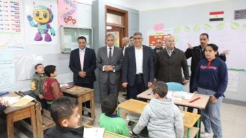 محافظ الجيزة يتفقد إحدى المدارس بالصف لمتابعة انتظام العملية التعليمية محافظ الجيزة يتفقد إحدى المدارس بالصف لمتابعة انتظام العملية التعليمية