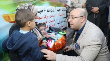 محافظ بني سويف يشارك أبناء المؤسسات من الأيتام فرحتهم باليوم الترفيهي محافظ بني سويف يشارك أبناء المؤسسات من الأيتام فرحتهم باليوم الترفيهي