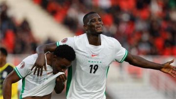 نيجيريا تفوز على أوغندا بثلاثية وتتأهل إلى ثمن نهائي أمم إفريقيا 2025