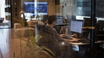 تسريح العمالة يتواصل.. تفاقم أزمة قطاع التكنولوجيا الإسرائيلي تسريح العمالة يتواصل.. تفاقم أزمة قطاع التكنولوجيا الإسرائيلي