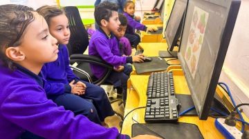 التضامن تطلق المرحلة الثانية من القوافل التنموية في زهور 15 مايو لدعم الأهالي والأطفال التضامن تطلق المرحلة الثانية من القوافل التنموية في زهور 15 مايو لدعم الأهالي والأطفال