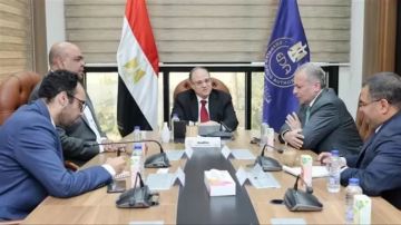 رئيس هيئة الدواء يعقد اجتماعا لمتابعة مشروعات التتبع الدوائي والتحول الرقمي