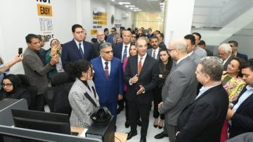 محافظ الدقهلية ووزير الاتصالات في زيارة تفقدية لشركة قمم للتكنولوجيا والاستشارات الرقمية بالمنصورة