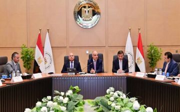 مصر.. مباحثات حكومية بشأن المشروعات المشتركة بين وزارات الصناعة والزراعة والري مصر.. مباحثات حكومية بشأن المشروعات المشتركة بين وزارات الصناعة والزراعة والري