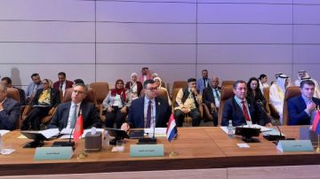 وزير الإسكان: النهضة العمرانية فى مصر تركز على وضع المواطن في قلب التنمية وزير الإسكان: النهضة العمرانية فى مصر تركز على وضع المواطن في قلب التنمية