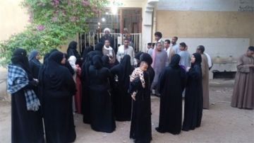 انتخابات الدوائر الـ30 الملغاة.. إقبال متوسط بلجان التصويت في أسوان انتخابات الدوائر الـ30 الملغاة.. إقبال متوسط بلجان التصويت في أسوان