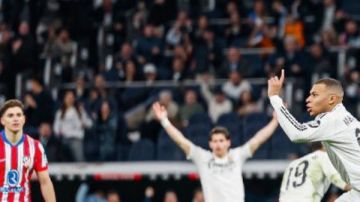 مبابي يتصدر قائمة أفضل مهاجمي العالم في 2025 مبابي يتصدر قائمة أفضل مهاجمي العالم في 2025