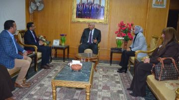 محافظ الوادي الجديد يلتقي المستشار الثقافي للسفارة الهندية بالقاهرة لتعزيز التعاون الثقافي والعلمي محافظ الوادي الجديد يلتقي المستشار الثقافي للسفارة الهندية بالقاهرة لتعزيز التعاون الثقافي والعلمي